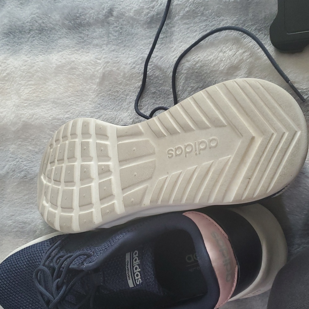 Addidas - Picture 3 of 3